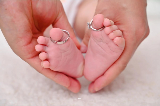 中山宝宝肚脐凸起怎么回事